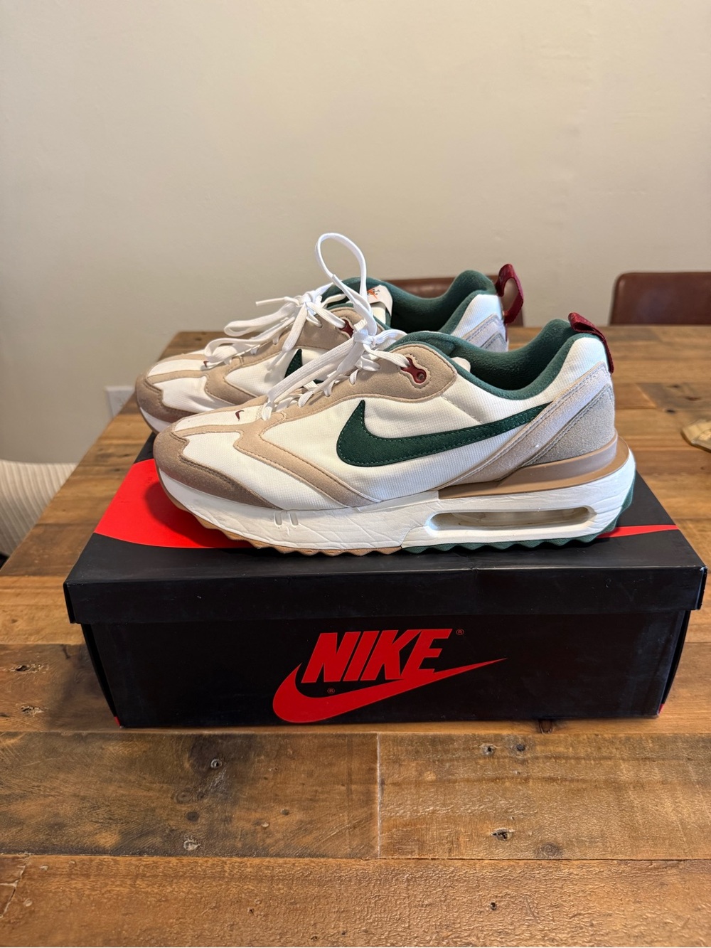 Nike Air Max Dawn Khaki Gorge Green, Size 10